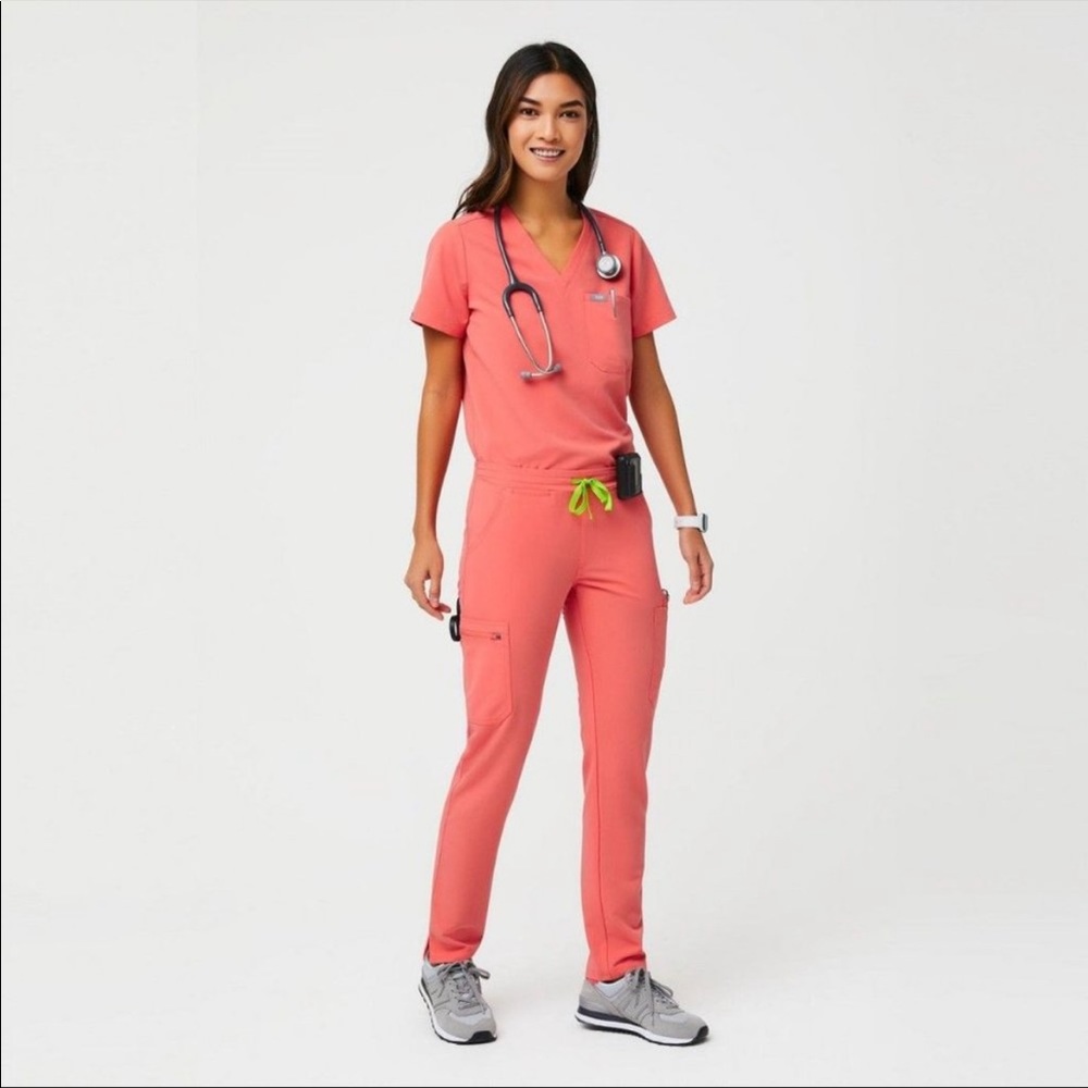 Figs hot coral set
